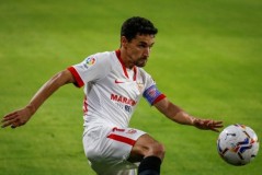 梅西91球纪录VS C罗四度登顶：自然年进球之足球史对决